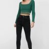 stradivarius-Crop-top-with-back-straps-2-768x1270